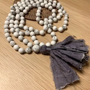 Howlite Mala